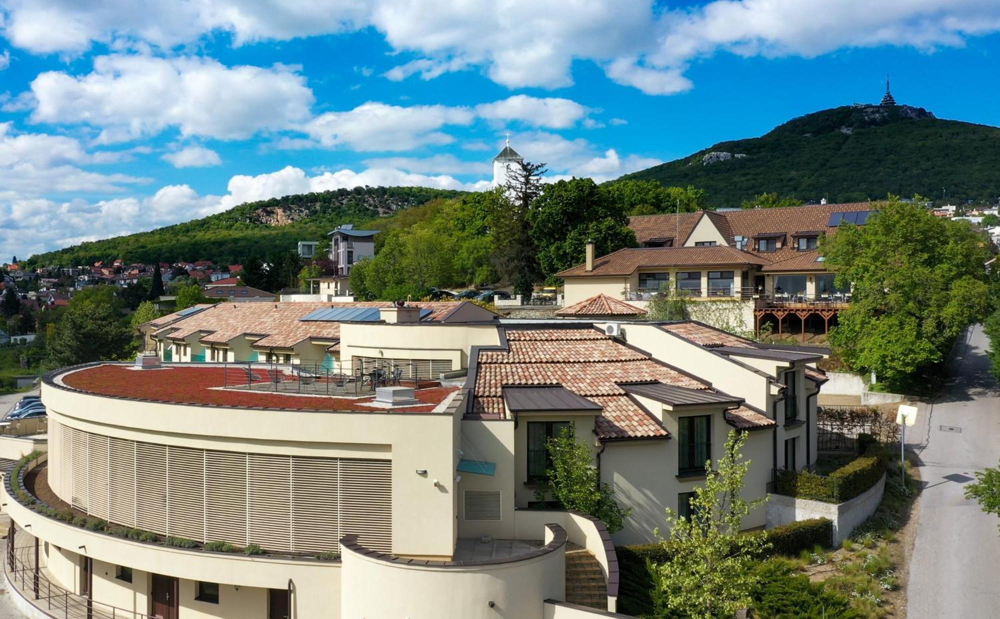 Hotel Zlatý Kľúčik Nitra Exterior foto